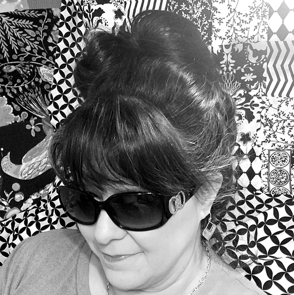 Meet your Posher, Breena - Picture 1 of 1